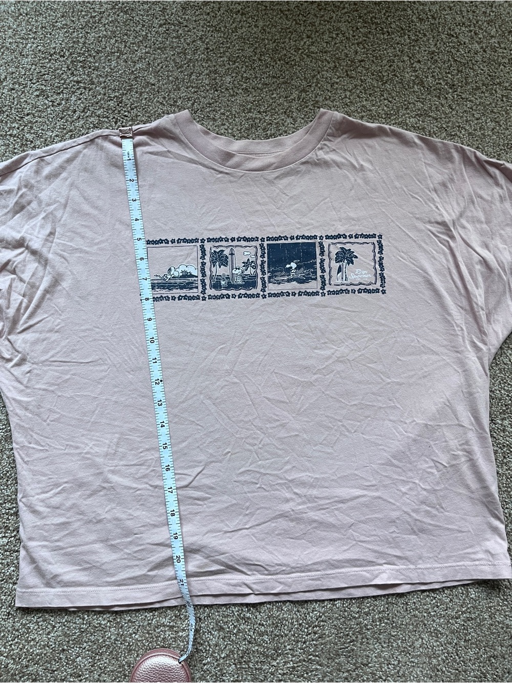 Uniqlo Light Pink Short Sleeve Surfing Snoopy Graphic Tee - Picture 6 of 6